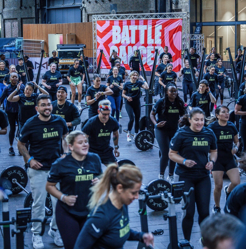 People running at a Battle Cancer event