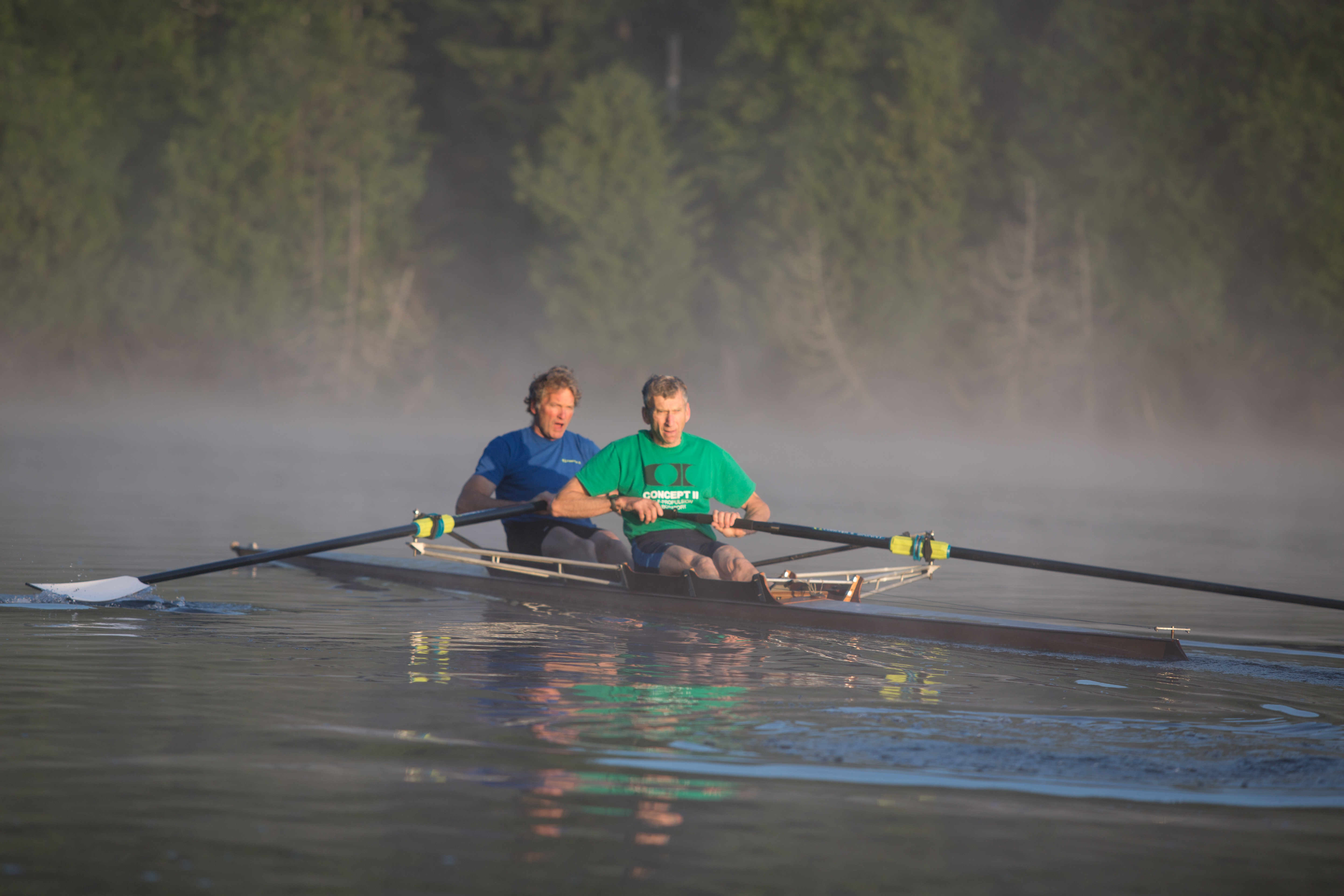 peter_and_dick_testing_oars.jpg